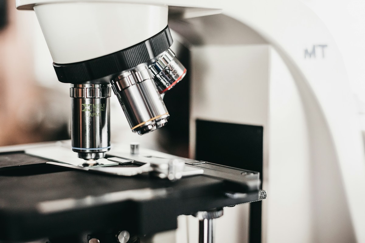 Scientific research microscope